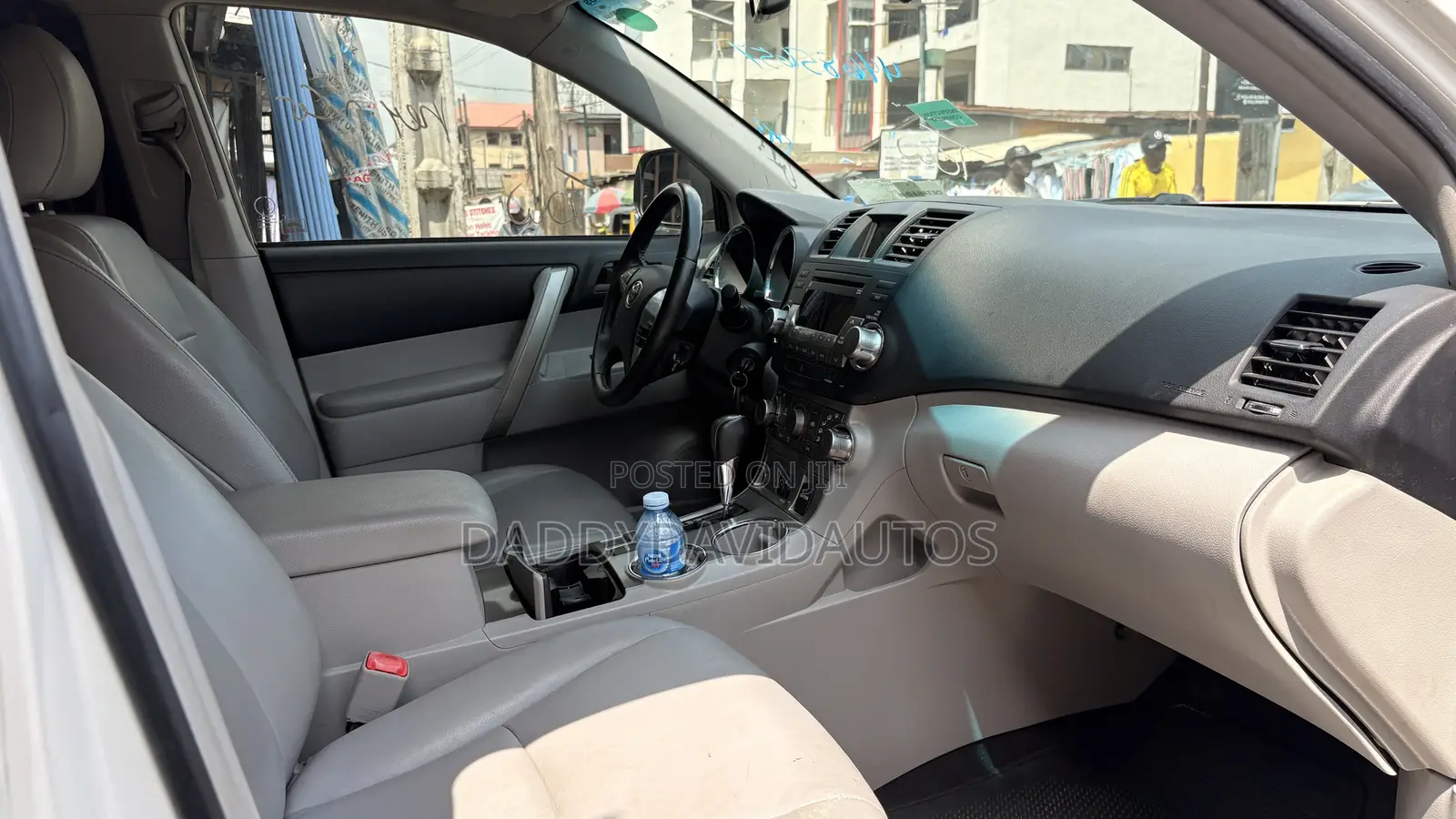 Toyota Highlander SE 2012 White