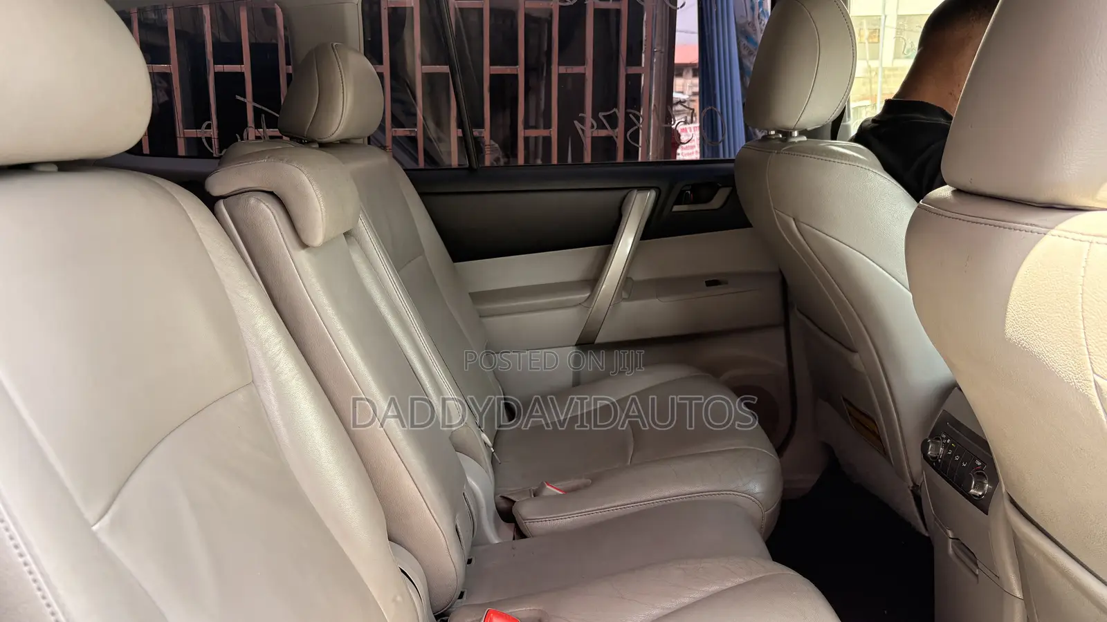 Toyota Highlander SE 2012 White