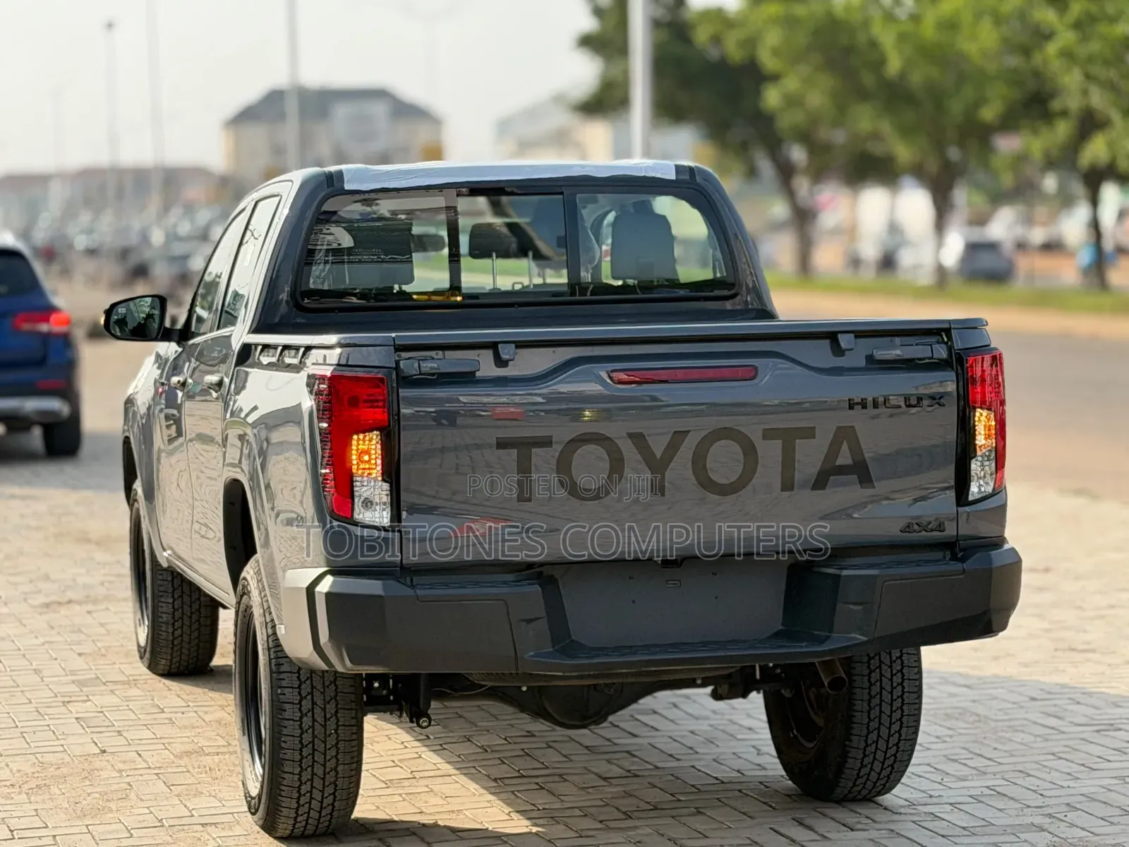New Toyota Hilux 2025 Black