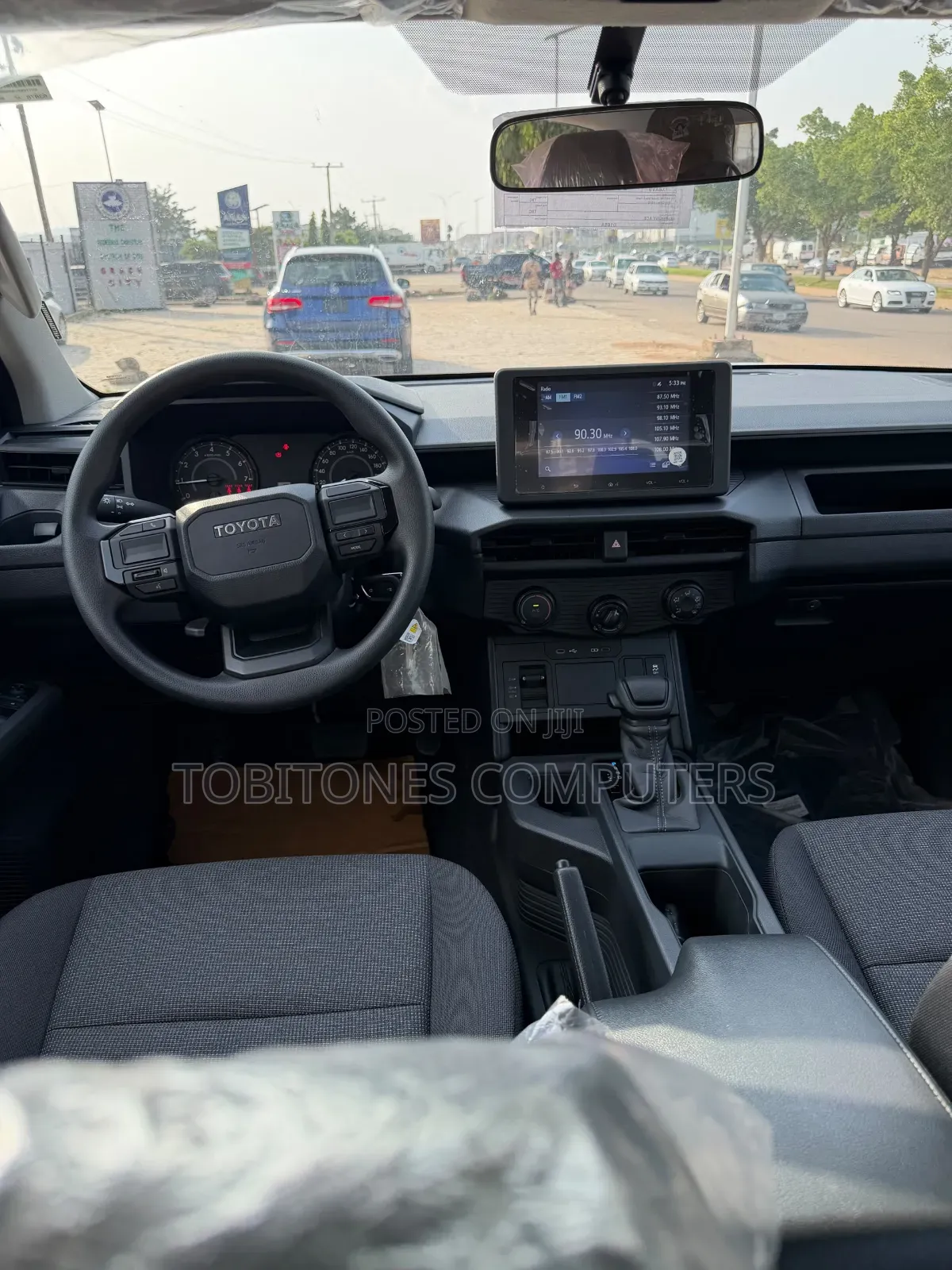New Toyota Hilux 2025 Black