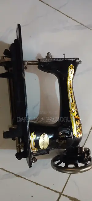 Manual Sewing Machine