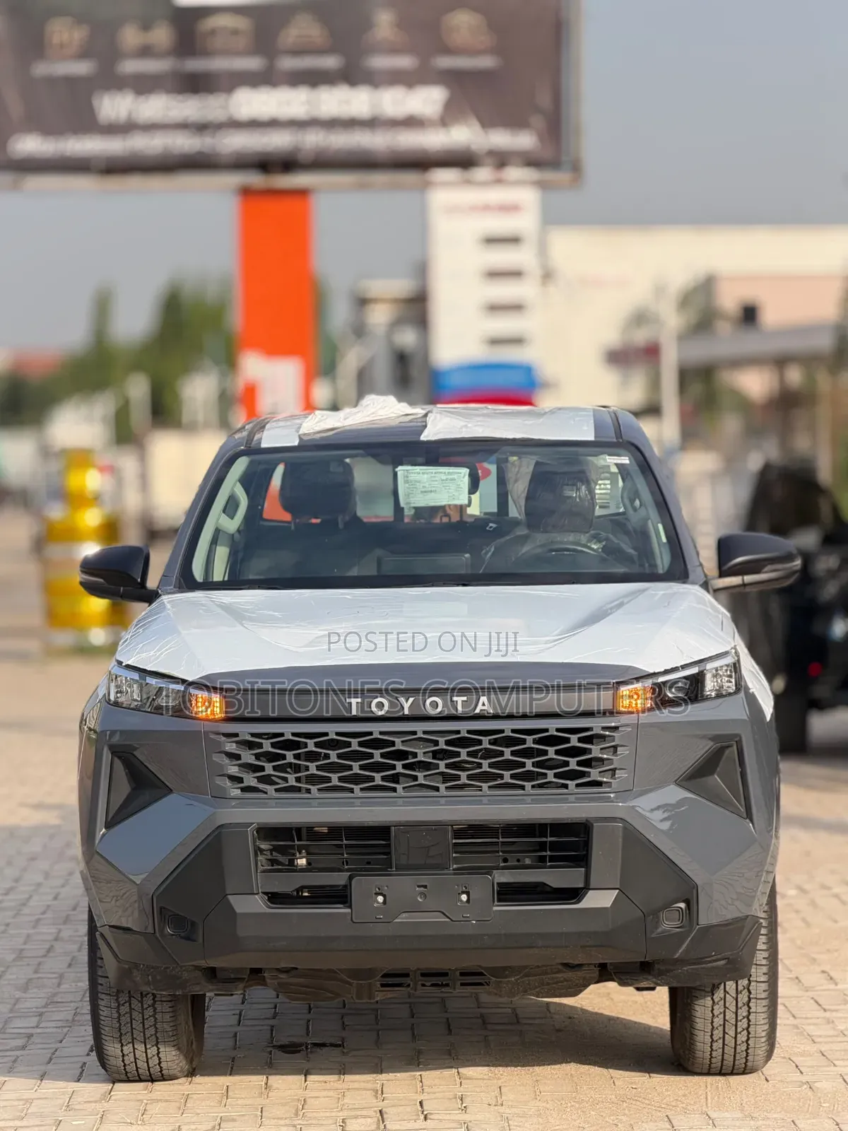 New Toyota Hilux 2025 Black
