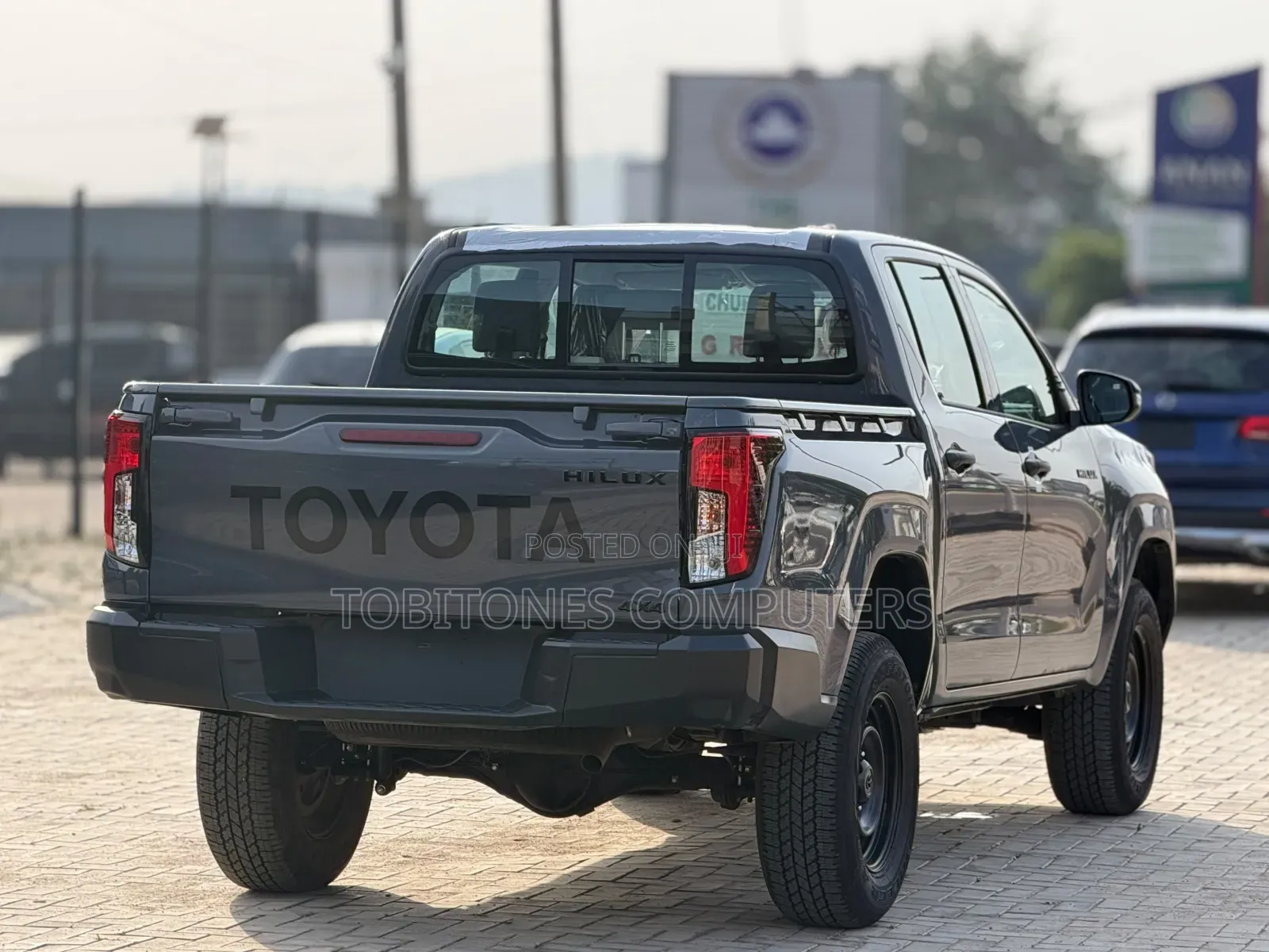 New Toyota Hilux 2025 Black