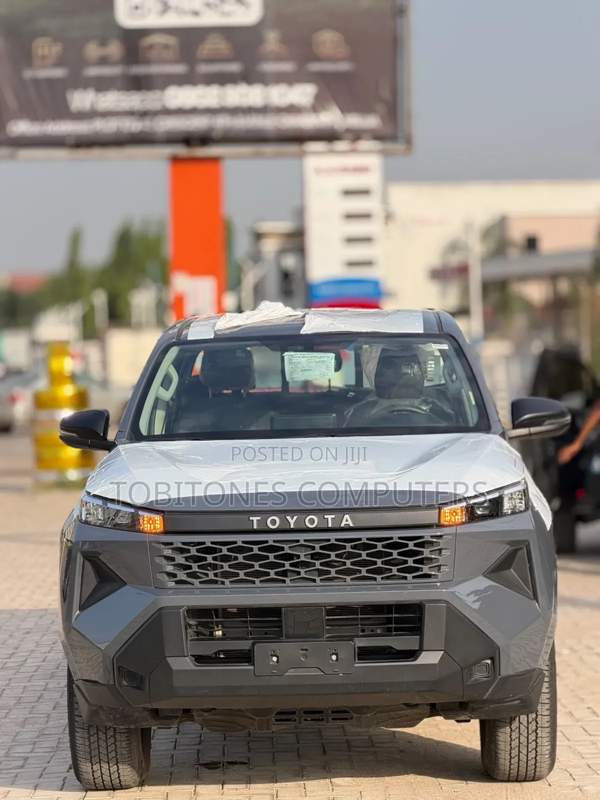 New Toyota Hilux 2025 Black