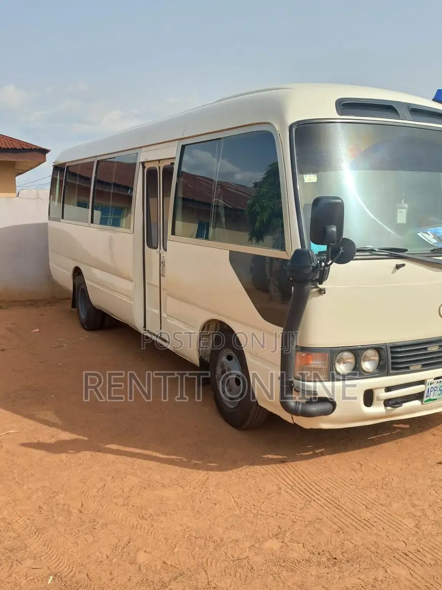 30 Seater Coaster Bus