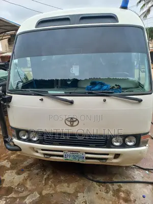 30 Seater Coaster Bus