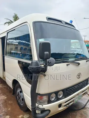30 Seater Coaster Bus