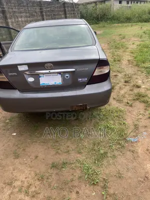 Toyota Camry LE 4dr Sedan (2.4L 4cyl 5M) 2003