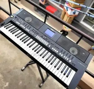 Yamaha PSR S650