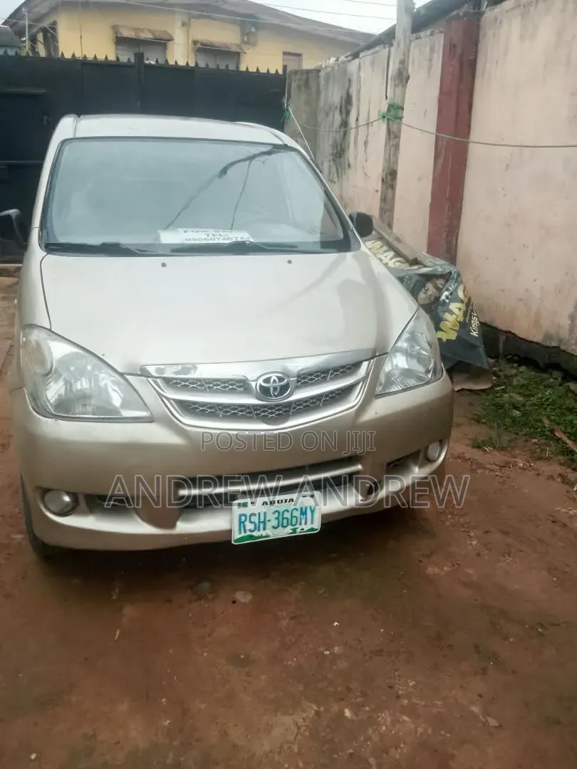 Toyota Avanza 2009 Gold