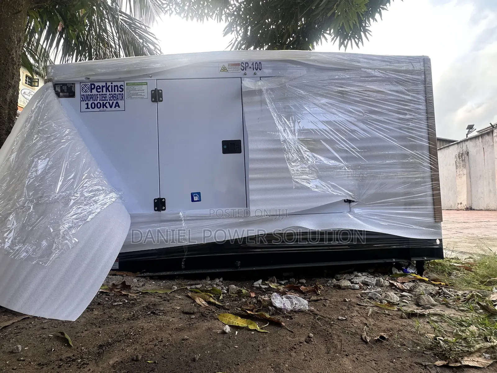 SP-100 Perkins 100KVA Soundproof Power Supply Generator