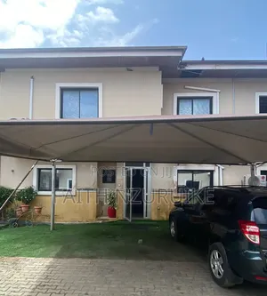 3bdrm Duplex in New Road, Chevron for rent