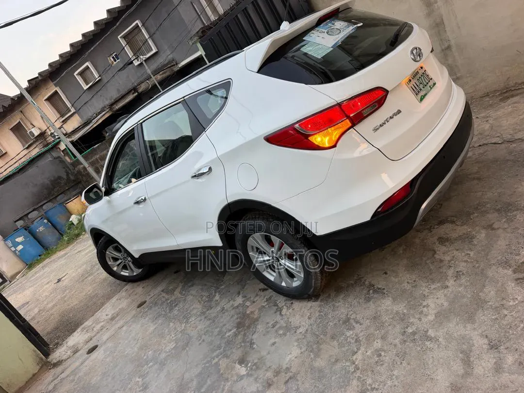Hyundai Santa Fe 2015 White
