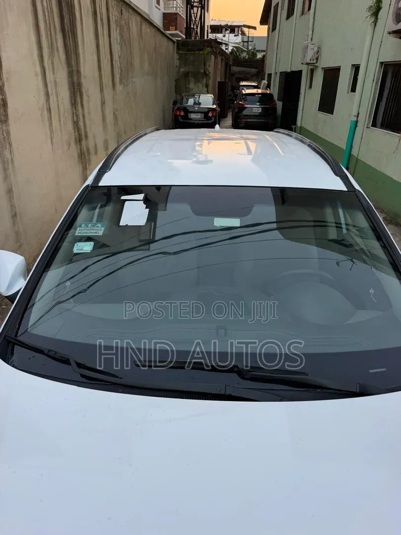 Hyundai Santa Fe 2015 White