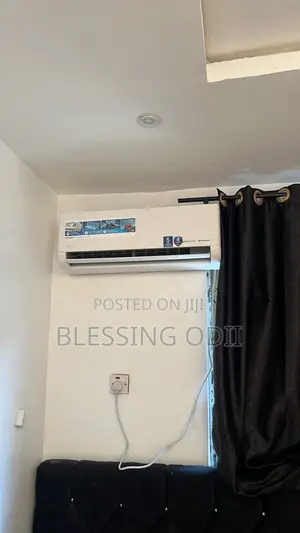 Midea 1.5hp Inverter 2months Use With Accessories and Gas