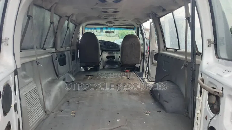 Ford E350 2010 Grey