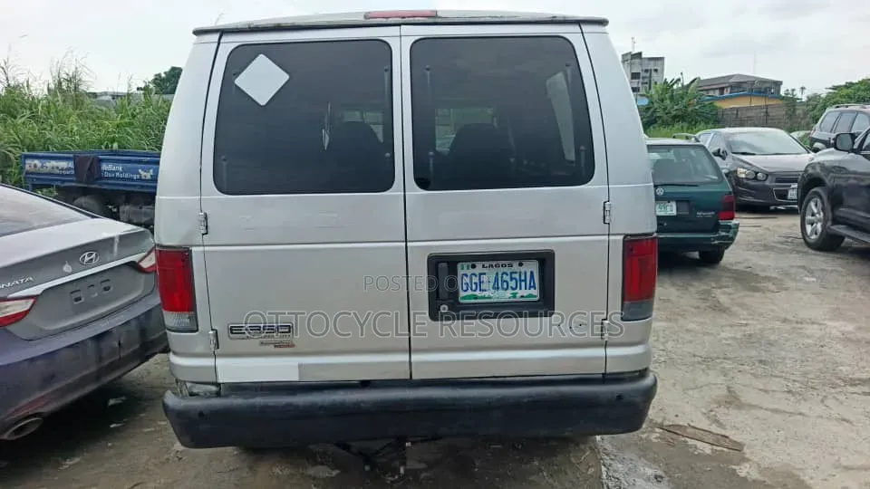 Ford E350 2010 Grey