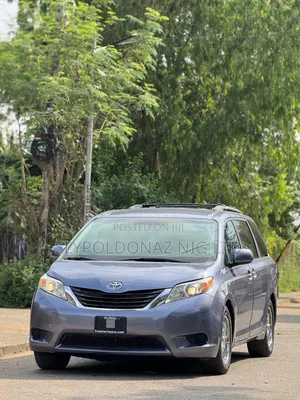 Toyota Sienna LE 7 Passenger 2012