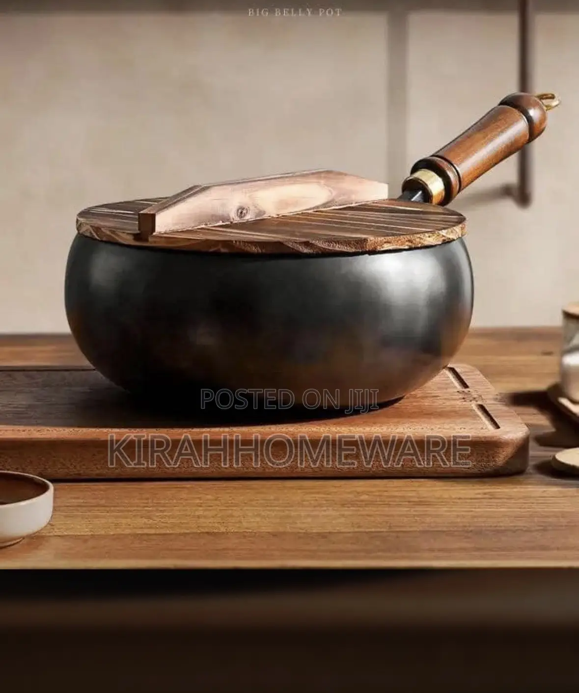 Quality Frypan With Wooden Cover