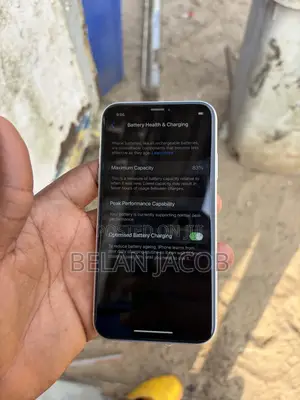 Apple iPhone XR 64 GB White