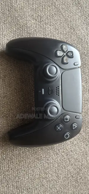 Clean PS5 Pad