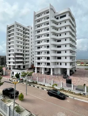 3bdrm Apartment in Lekki Phase 1 for rent