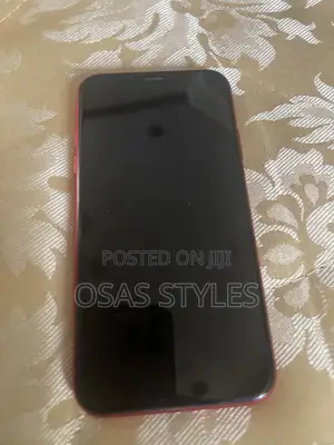Apple iPhone XR 64 GB Red