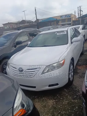 Toyota Camry XLE V6 4dr Sedan (3.5L 6cyl 6AM) 2009 White