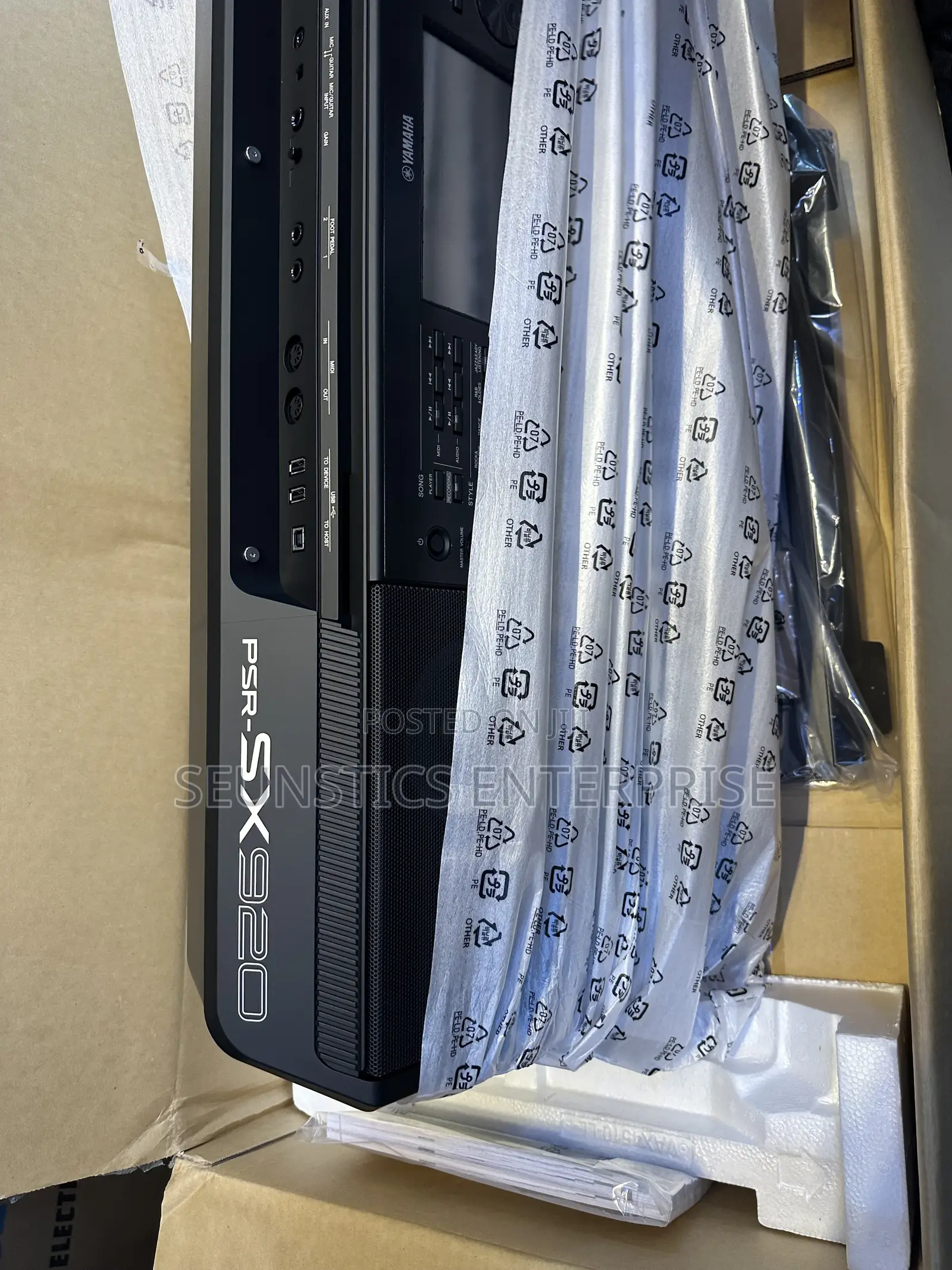Original Yamaha PSR SX 920 Workstation Keyboard (Piano)