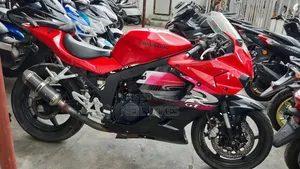 Hyosung GT250R 2015 Red