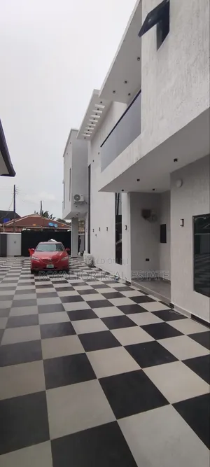 3bdrm Duplex in Royaltor, Benin City for rent