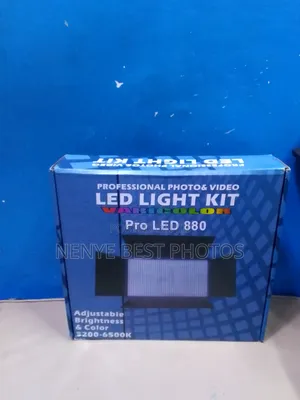 Professional Photo and Video Led Light Kit Varicolour Pro LED 880