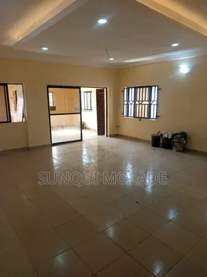 4bdrm Duplex in Medina Estate for rent