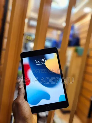 Apple iPad mini 4 128 GB Black