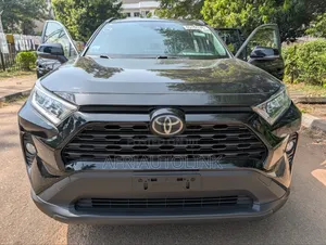 Toyota RAV4 XLE AWD 2019 Black