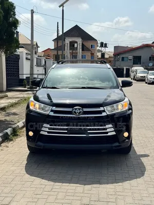 Toyota Highlander XLE 4x4 V6 (3.5L 6cyl 8A) 2017 Black