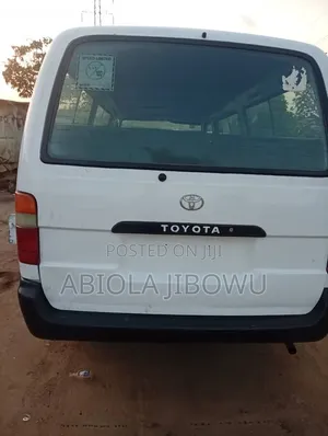 Toyota HiAce 1996 White