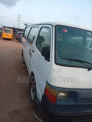 Toyota HiAce 1996 White