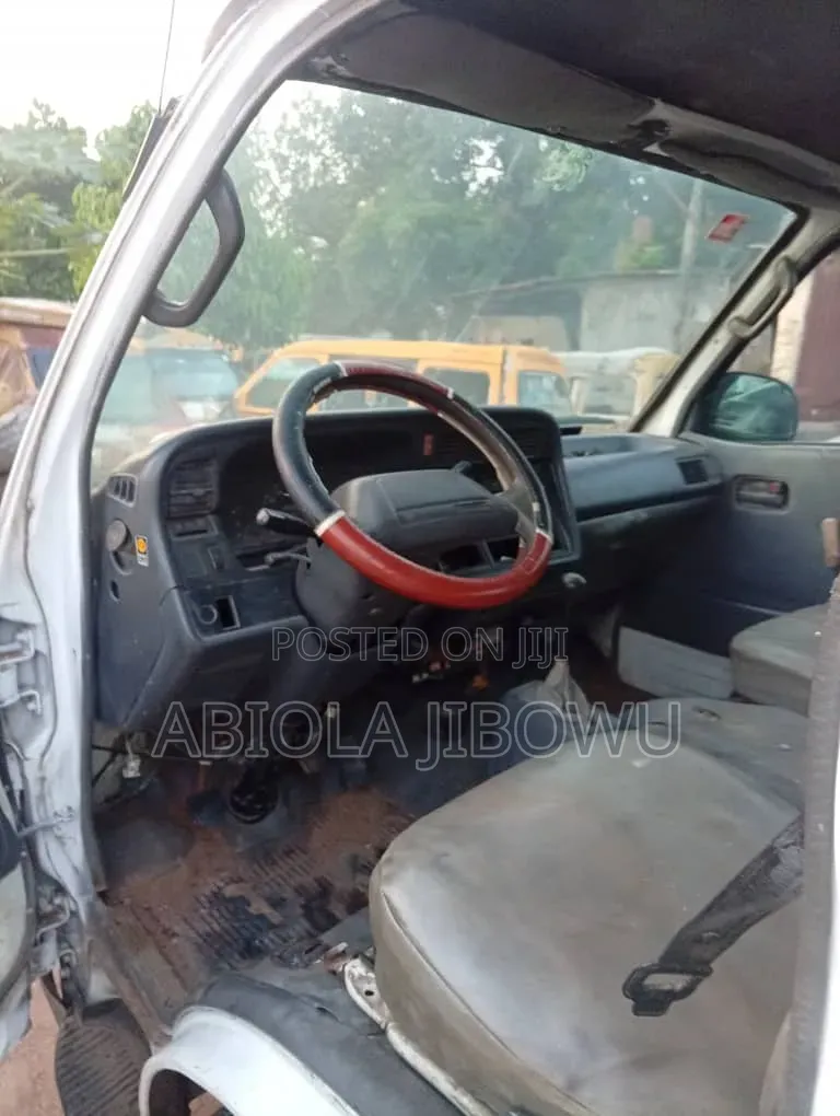 Toyota HiAce 1996 White