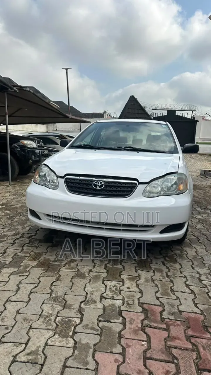 Toyota Corolla CE 2005 White