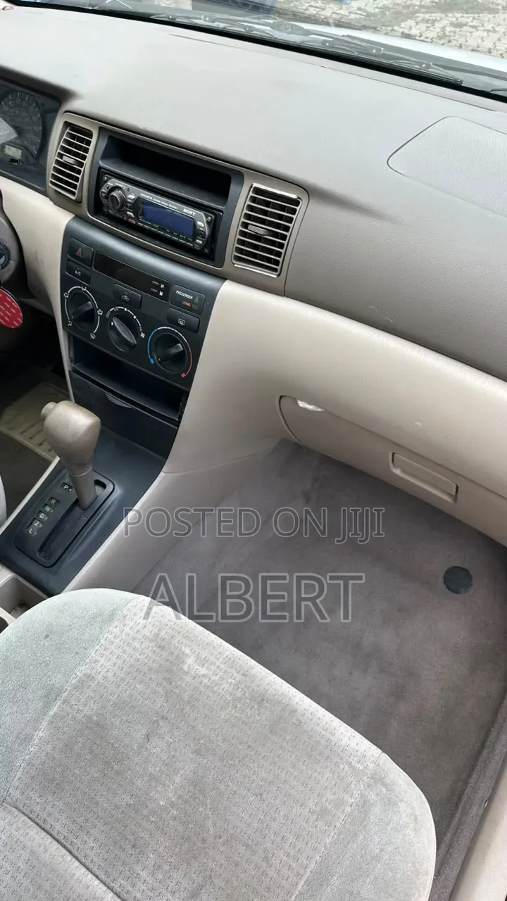 Toyota Corolla CE 2005 White