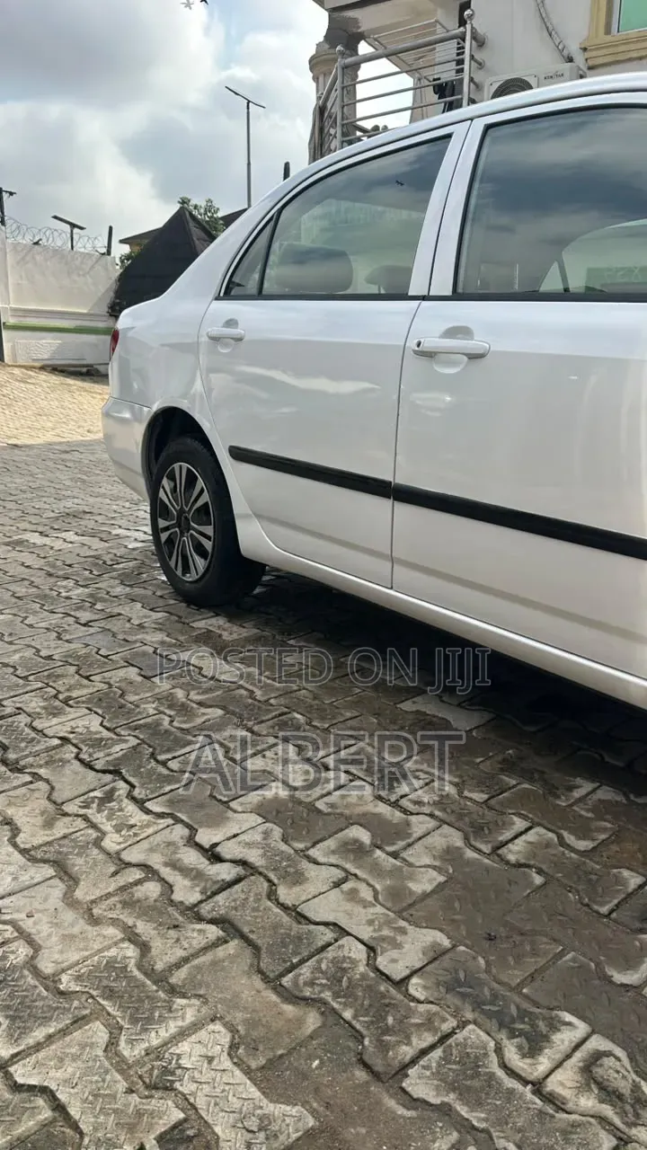 Toyota Corolla CE 2005 White