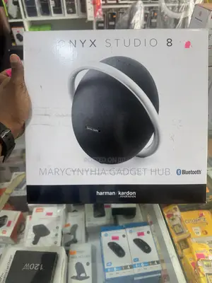 Onyx Studio 8