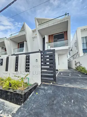 4bdrm Duplex in Lekki for sale