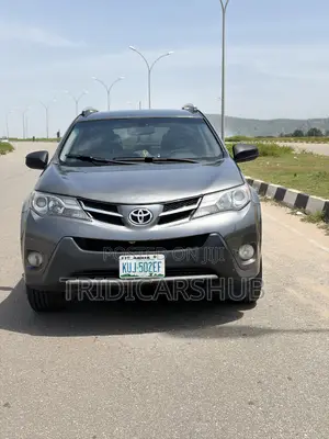 Toyota RAV4 LE 4dr SUV (2.5L 4cyl 6A) 2015 Gray