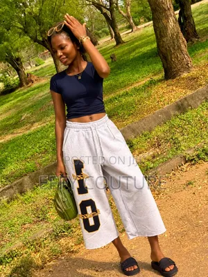 Unisex Baggy Jort Joggers – Stylish Wide Leg Sweatpants