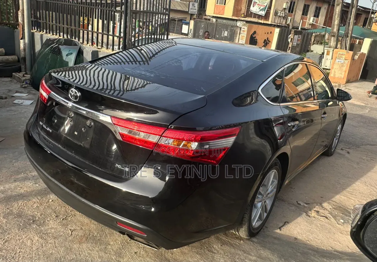 Toyota Avalon 2013 Black