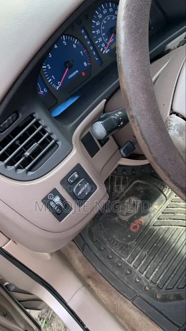 Toyota Sienna LE 2002 Silver