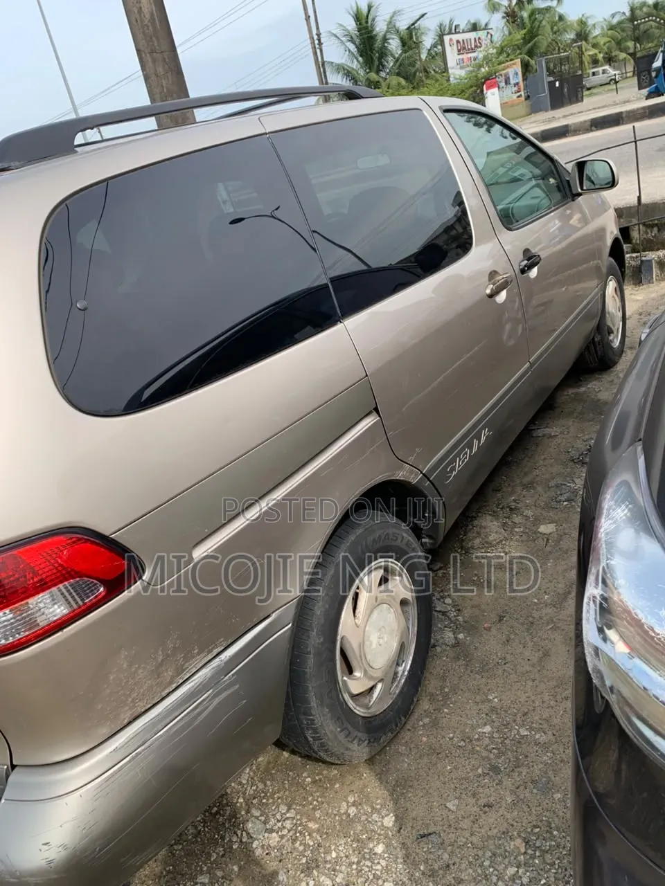 Toyota Sienna LE 2002 Silver