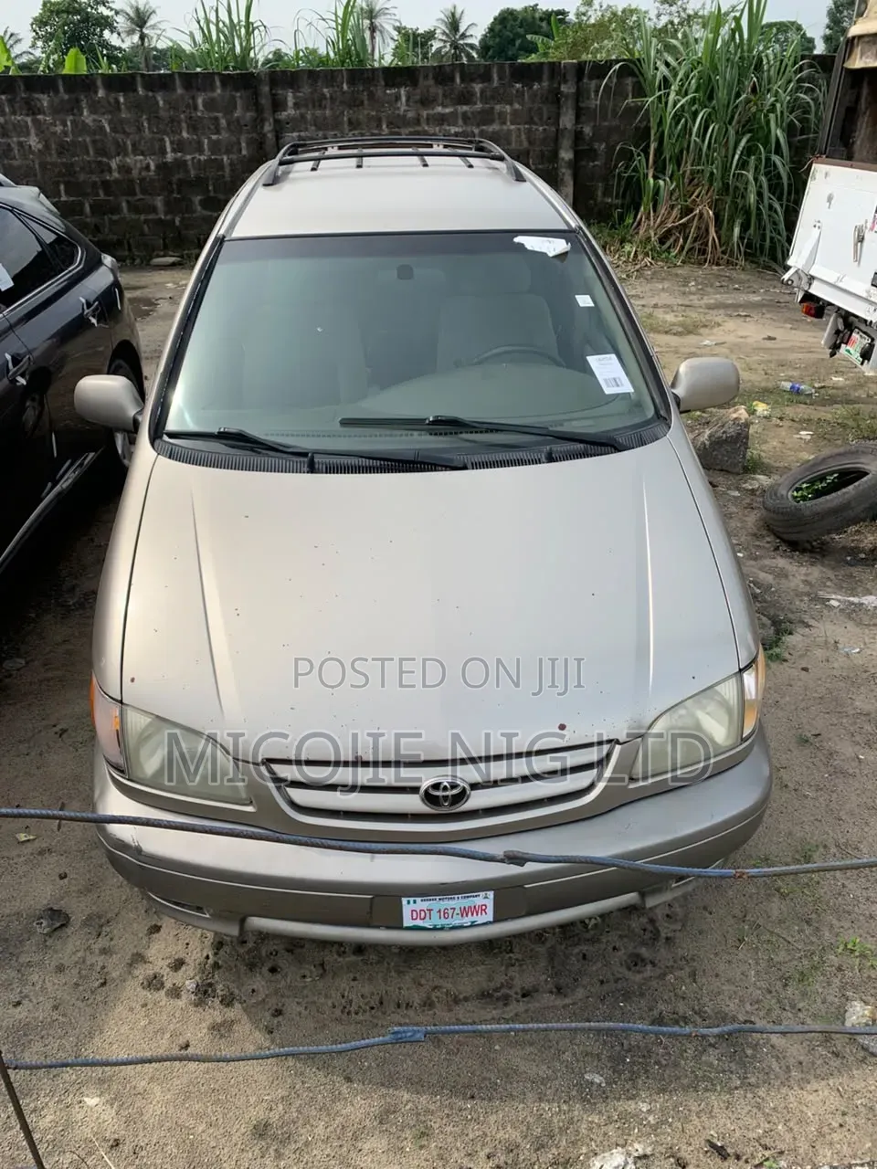 Toyota Sienna LE 2002 Silver